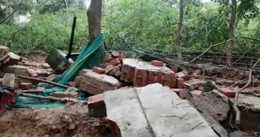 wall collapsed in lucknow