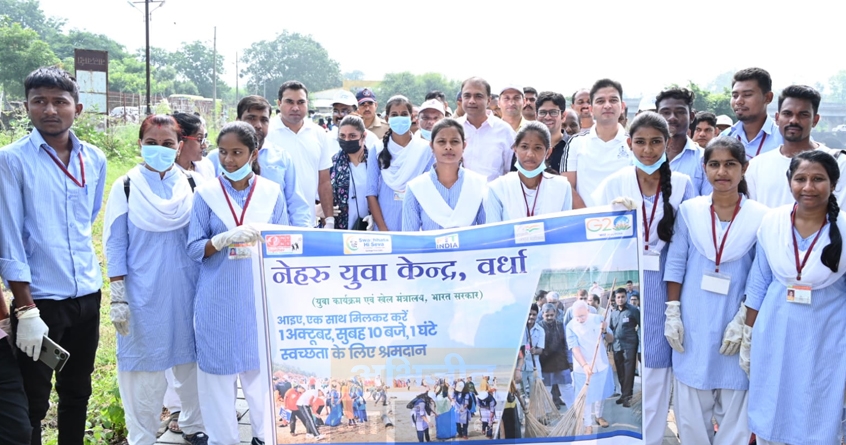 indraprasth-new-arts-commerce-science-college-swachh-bharat-campaign - Abhijeet Bharat