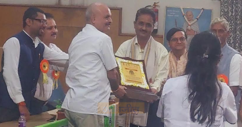 dr-vijay-joshi-life-achievement-award - Abhijeet Bharat