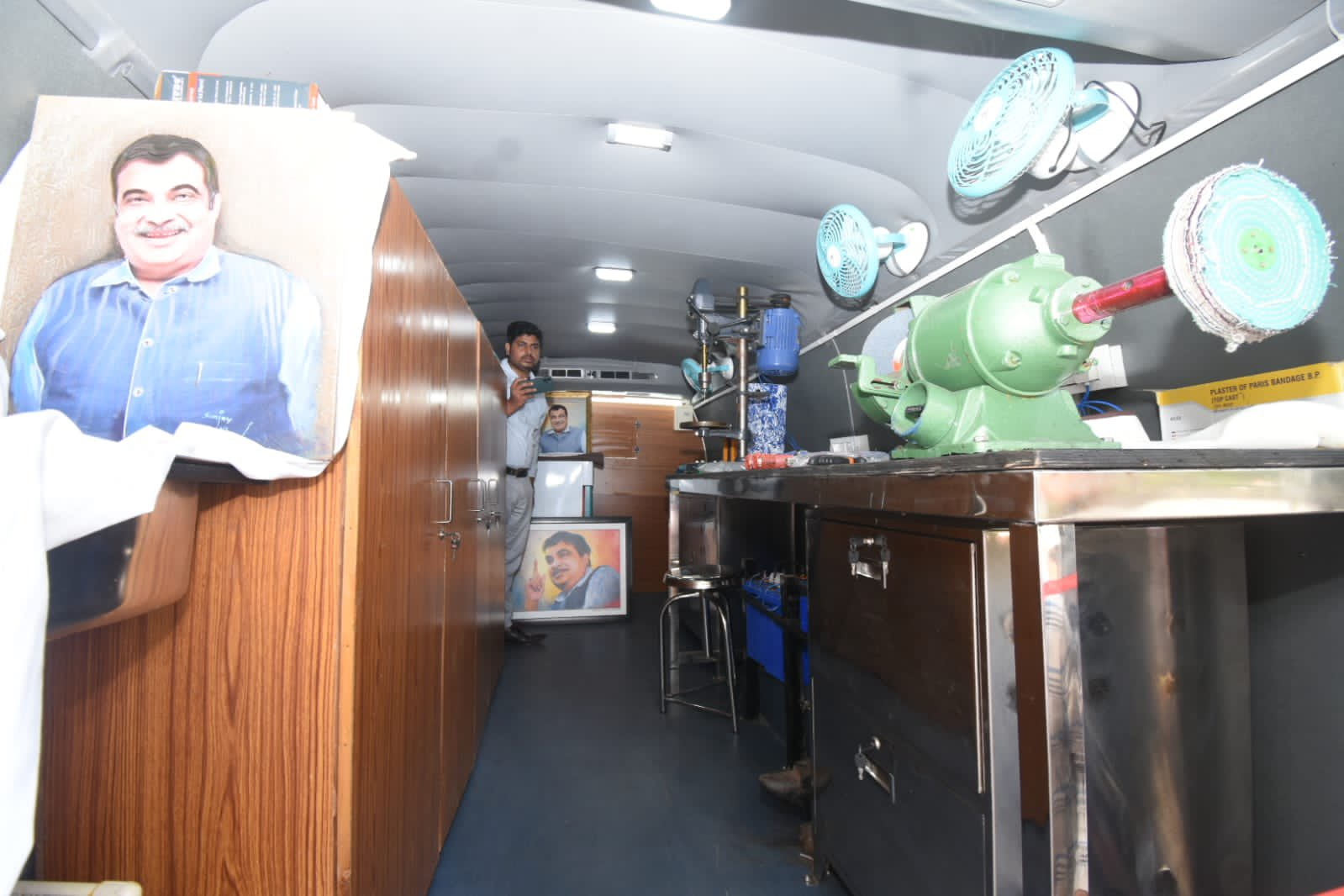 game-changer-mobile-prosthetic-limb-service-nagpur - Abhijeet Bharat