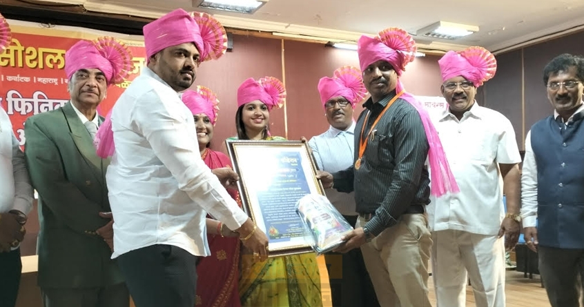 ideal-columnist-award-shyam-thanedar - Abhijeet Bharat