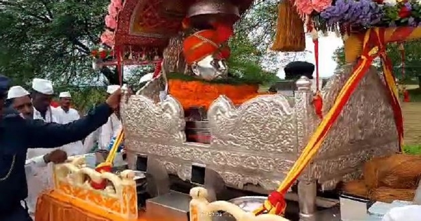 Arrival of Sri Sant Gajanan Maharaj at Palkhi Matritirtha Sinkhedaraja - Abhijeet Bharat