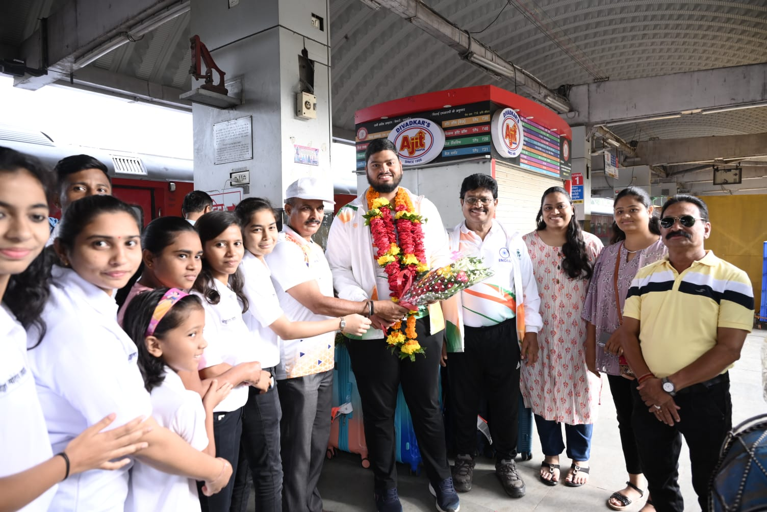 Asian adventure swimming record by swimming English Gulf two way - Abhijeet Bharat