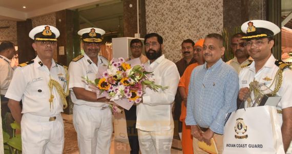 महाराष्ट्राच्या सागरी सुरक्षेसाठी तटरक्षक दलास सर्वतोपरी सहकार्य - मुख्यमंत्री शिंदे