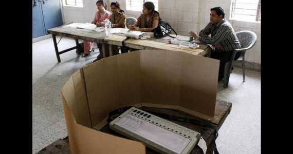 लोकसभा निवडणूक 2024: अकोल्यात मतदान केंद्रावर निर्बंध लागू
