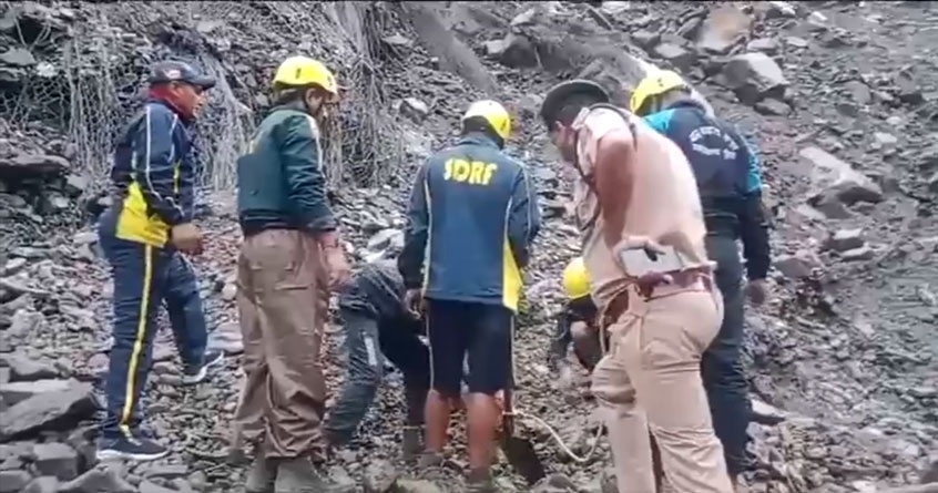 Five devotees died due to landslide on Kedarnath highway