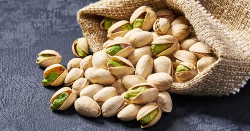 Dry fruits are an excellent source of vitamin b12 for vegetarians