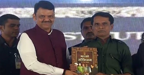 नक्षलमुक्त महाराष्ट्राकडे एक पाऊल; गडचिरोलीत माओवादी नेत्यासह 60 हून अधिक शरण!