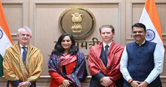 फडणवीस- कनाडा प्रतिनिधिमंडळ भेट: आर्थिक, औद्योगिक व तंत्रज्ञान क्षेत्रात सहकार्य वाढीस ठोस पाऊल