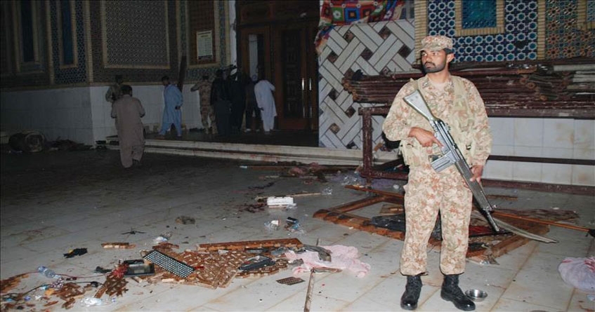 Suicide attack on Pakistani army camp