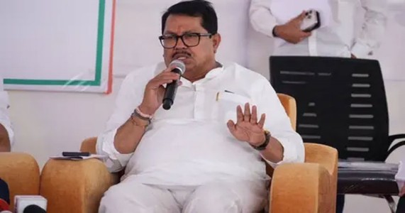 महायुती सरकार मतचोरी करून सत्तेत आली; विजय वडेट्टीवारांचा आरोप