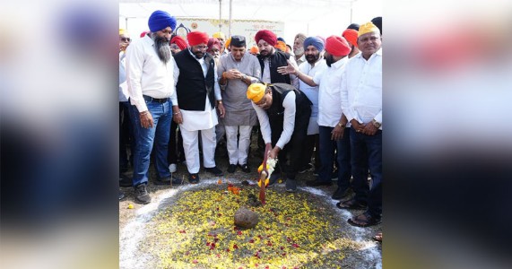 पालकमंत्री चंद्रशेखर बावनकुळे यांच्या हस्ते नारा येथे होणाऱ्या हिंद-की-चादर कार्यक्रमस्थळाचे भूमिपूजन