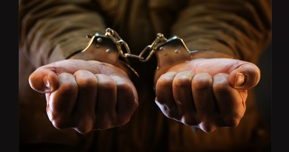 सोन्यात भेसळ करून मुथूट फिनकॉर्पला साडेदहा लाखांची फसवणूक; दोन आरोपींवर गुन्हा दाखल