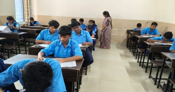 नागपूर मनपाच्या दहावीतील हुशार विद्यार्थ्यांना मिळणार प्रत्येकी ५० हजारांची आर्थिक मदत; आयुक्त डॉ.चौधरी यांची मंजुरी