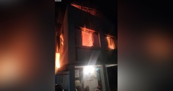 नागपुरातील कडबी चौकजवळील ‘बबल्स किड्स प्ले झोन’ला पहाटे भीषण आग; सुमारे १.५ लाखांचे नुकसान