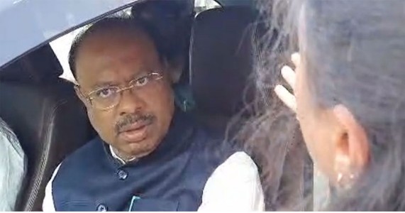 नागपूर मनपा निवडणुकीआधी भाजपमध्ये वाद; असंतुष्ट कार्यकर्त्यांकडून बावनकुळेंची गाडी रोखली