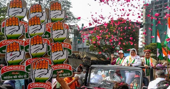 मुंबईसाठी काँग्रेसची 70 उमेदवारांची पहिली यादी जाहीर; ठाकरेंच्या बालेकिल्ल्यात कोणाला संधी?