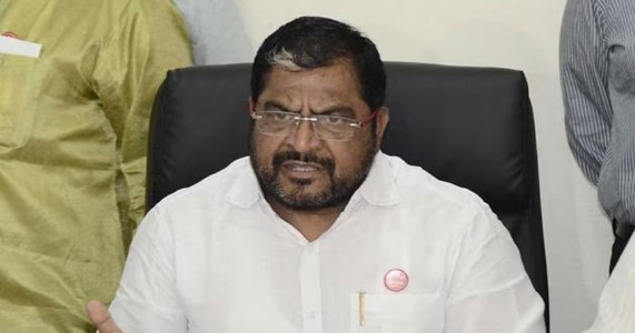 स्वाभिमानी शेतकरी संघटनेचे नेते राजू शेट्टींना 'या' कारणांसाठी पोलिसांनी घेतले ताब्यात
