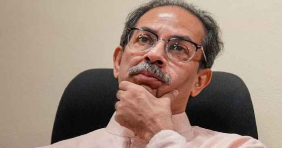 BMC निवडणुकीपूर्वी ठाकरे गटाला मोठा धक्का; 'या' बड्या महिला नेत्याने सोडली साथ