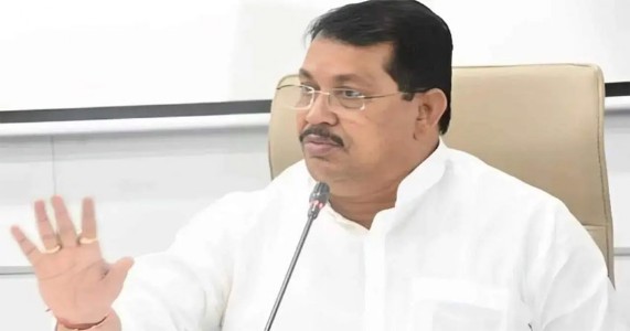 केंद्र सरकार युद्धाचे धोरण स्वीकारत असेल तर काँग्रेसचा पाठिंबा: विजय वडेट्टीवार