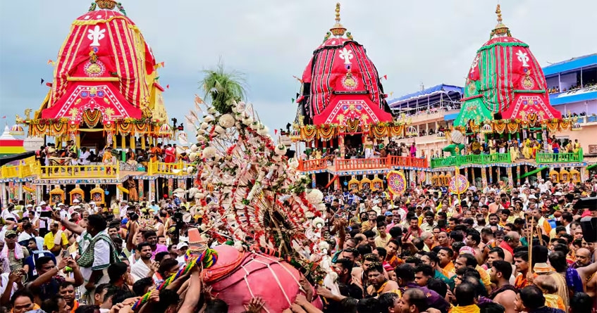 पुरीची रथयात्रा: भक्ती, परंपरा आणि पौराणिक कथांचा मिलाफ