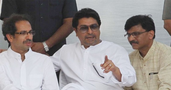 हिंदी सक्तीविरोधात ठाकरे बंधूंनी हात मिळवला; एकत्र मोर्चाची तयारी, संजय राऊतांची घोषणा