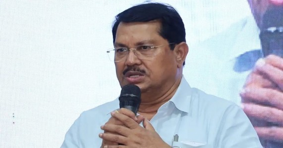 पैशातून सत्ता, सत्तेतून भ्रष्टाचार; विजय वाडेट्टीवारांचा भाजपवर हल्लाबोल