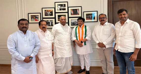 मनपा निवडणुकीपूर्वी काँग्रेसचा मोठा निर्णय; राजेंद्र मूळक यांचे निलंबन रद्द