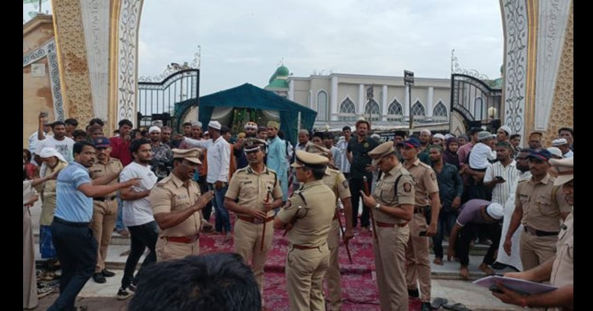 Tajbagh sandal procession