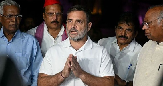सरन्यायाधीशांनी भेट नाकारल्यानंतर इंडिया आघाडीचा मोठा निर्णय; राहुल गांधींची घोषणा, सर्वोच्च न्यायालयात धाव घेणार