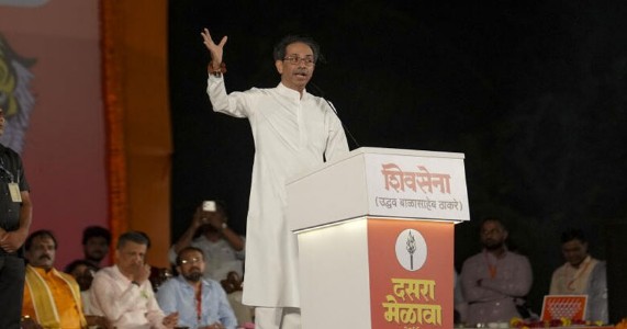 उद्धव ठाकरेंचा सत्ताबदलाचा निर्धार; शिवाजी पार्कवरून सरकारवर जोरदार टीका