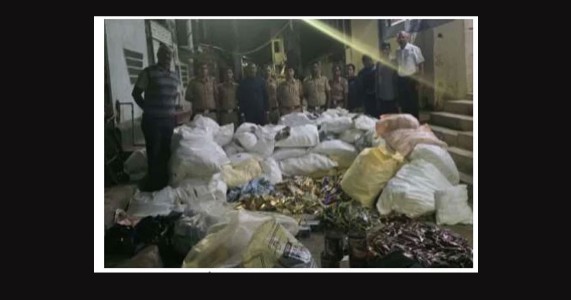 नागपुरात गुटख्याच्या अवैध साठ्यावर पोलिसांचा छापा; ९.३७ लाखांचा मुद्देमाल जप्त
