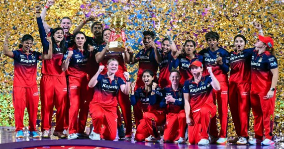 आरसीबीवर कोटींचा वर्षाव; WPL 2026 चे विजेतेपद दुसऱ्यांदा नावावर