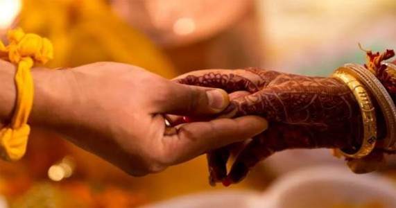 बीड जिल्ह्यातील धक्कादायक रॅकेट उघड;लग्नाचे आमिष दाखवून महिलांची विक्री