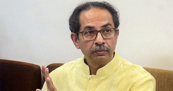 उद्धव ठाकरेंना पुन्हा धक्का?पक्ष बैठकीत 'या' बड्या नेत्याच्या अनुपस्थितीमुळे चर्चांना उधाण