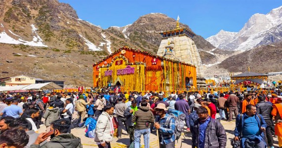 केदारनाथमध्ये भक्तांचा ओघ वाढला; तीन दिवसांत १.१० लाखांहून अधिक दर्शन