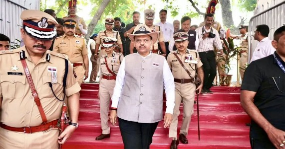 पोलिसांना फडणवीस सरकारचा मोठा दिलासा; घरकुलांसाठी १,७६८ कोटींचा निधी