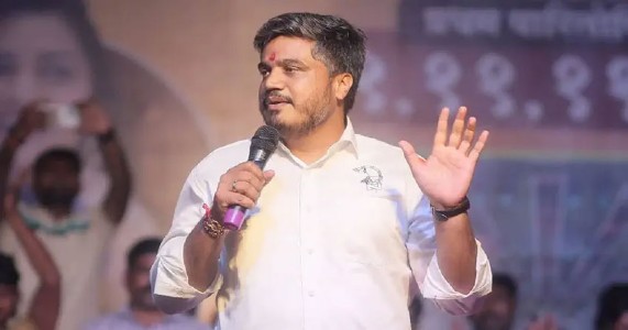 कांदा प्रश्नावर रोहित पवार आक्रमक; २६ मे रोजी ‘रास्ता रोको’चा इशारा