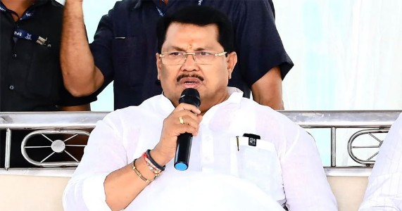 ‘नीट’ प्रकरणावरून विजय वडेट्टीवारांचा केंद्रावर हल्लाबोल; “शिक्षणमंत्र्यांनी जबाबदारी स्वीकारावी”