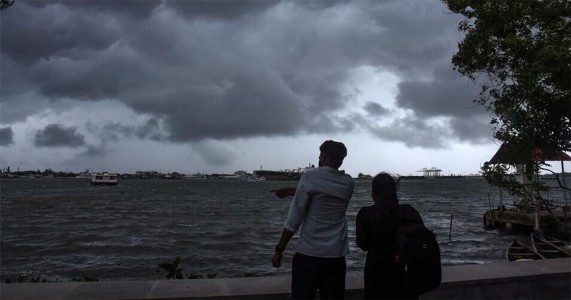 मान्सूनची प्रतीक्षा वाढली; केरळात आगमन लांबले, महाराष्ट्रातही उशिराची शक्यता