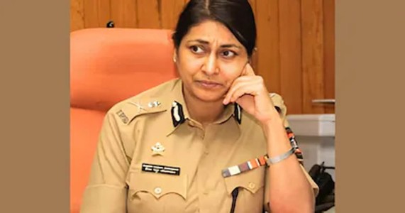 महिला आयोगाच्या अध्यक्षपदी मीरा बोरवणकर यांचे नाव चर्चेत; नियुक्ती लवकरच?