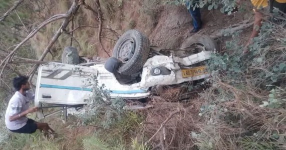 मुंडन समारंभावरून परतताना काळाचा घाला; हिमाचलमध्ये बोलेरो दरीत कोसळून ७ जणांचा मृत्यू