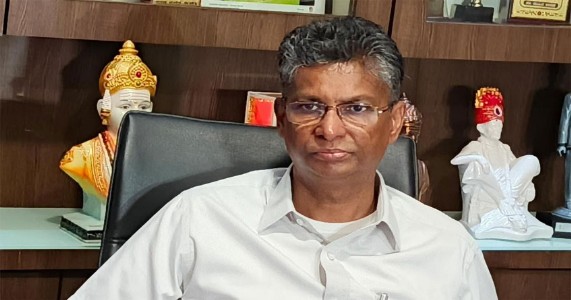 मुख्यमंत्रीपदाच्या चर्चांदरम्यान मोठी कारवाई; कर्नाटकातील मंत्र्यांच्या जावयावर ईडीची धाड