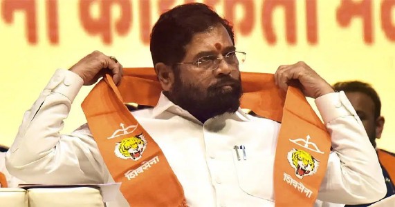 नाशिक विधान परिषदेत महायुतीची डोकेदुखी वाढली; बंडखोरांमुळे शिंदेंची चिंता, सामंत-भुसे मैदानात