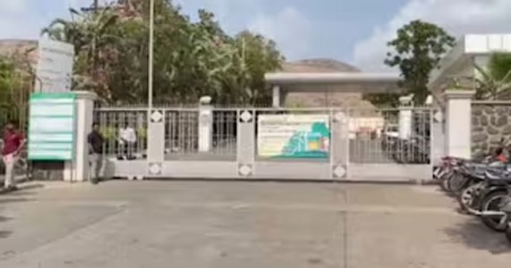 पुण्यातील मावळ एमआयडीसीत मोठी दुर्घटना; CO₂ गॅस गळतीत दोन कामगारांचा मृत्यू, तीन जखमी