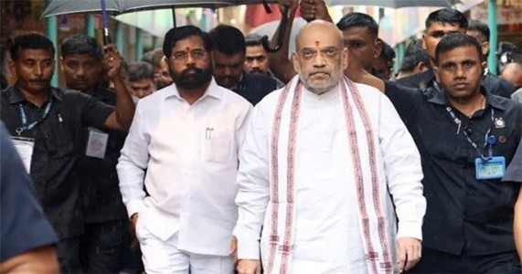 'चार्टर्ड विमानाने दिल्लीकडे झेप... कोणाच्या गळ्यात पडणार मंत्रिपदाची माळ?' 17 जुलैच्या विस्ताराकडे महाराष्ट्राचे लक्ष