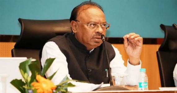 सातबारा नोंदीतील अनियमिततेवर शासनाचा मोठा दणका; १५ अधिकारी निलंबित, ८४ जण चौकशीच्या कक्षेत