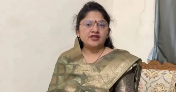 उद्धव ठाकरे यांना आणखी धक्का? शुभांगी पाटील शिंदे गटात जाण्याची शक्यता!