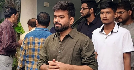सरकारी ८० वर्षांनंतरही शाळा उपेक्षित; अभिजीत दिपकेंचा सरकारवर निशाणा