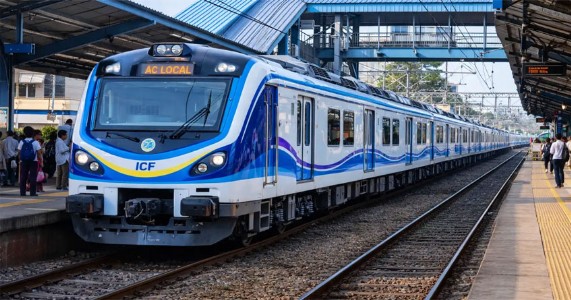 मुंबईकरांचा लोकल प्रवास होणार गारेगार; 2029 पर्यंत 238 एसी लोकल, सेकंड क्लासच्या भाड्यात वाढ नाही